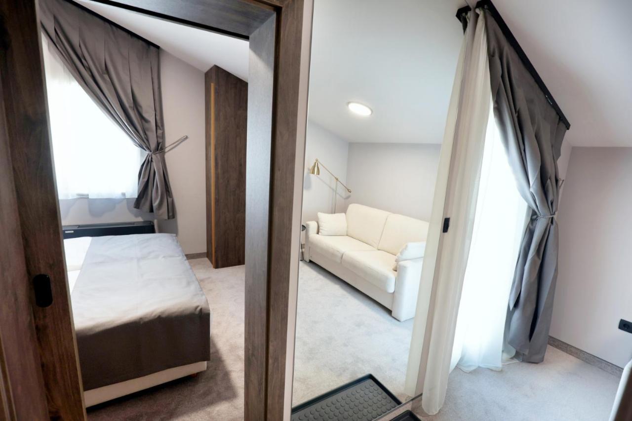 מאקרסקה Hotel Milenij מראה חיצוני תמונה