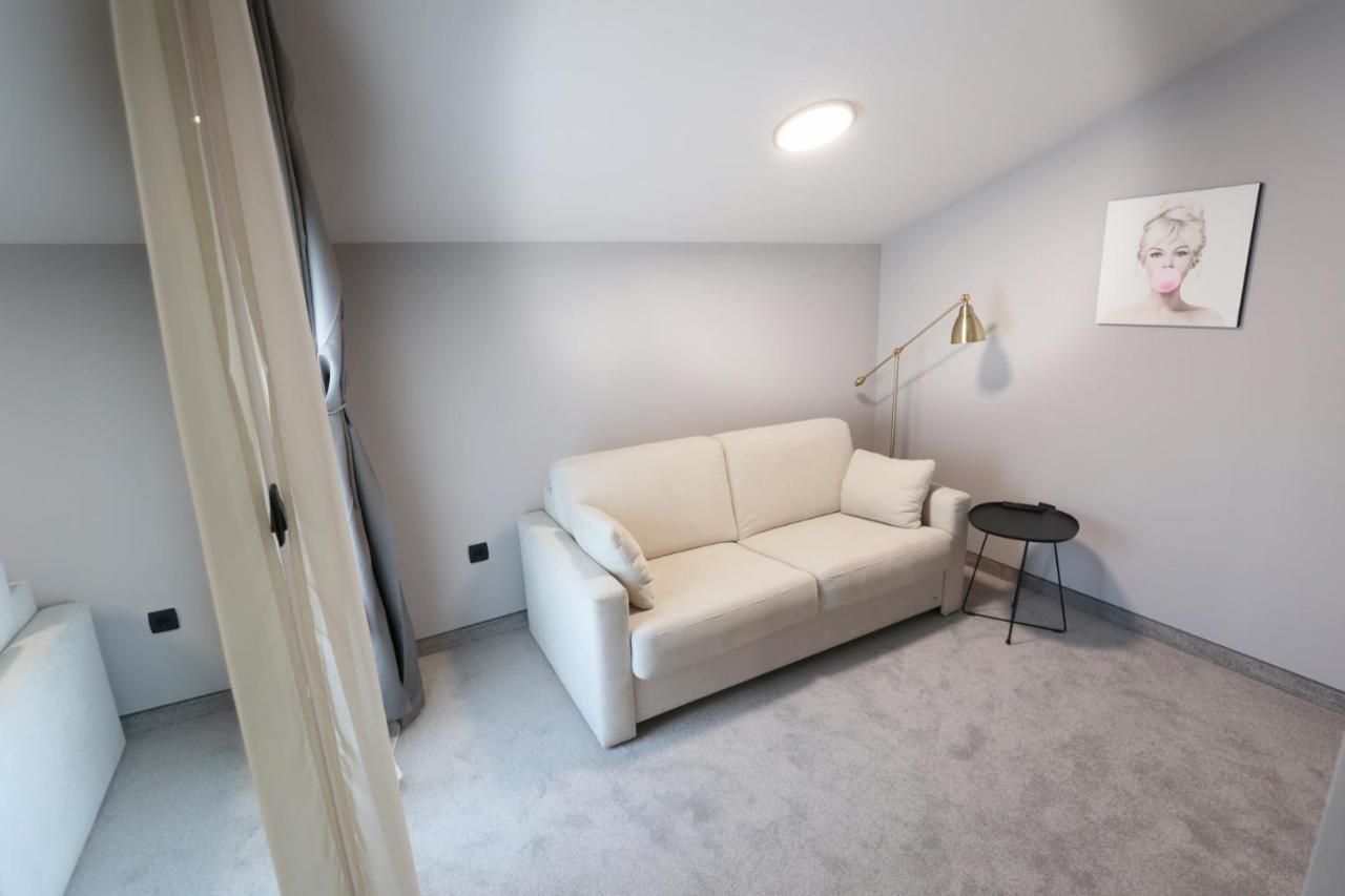 מאקרסקה Hotel Milenij מראה חיצוני תמונה