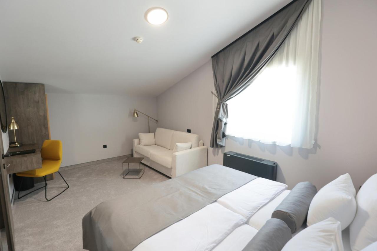 מאקרסקה Hotel Milenij מראה חיצוני תמונה