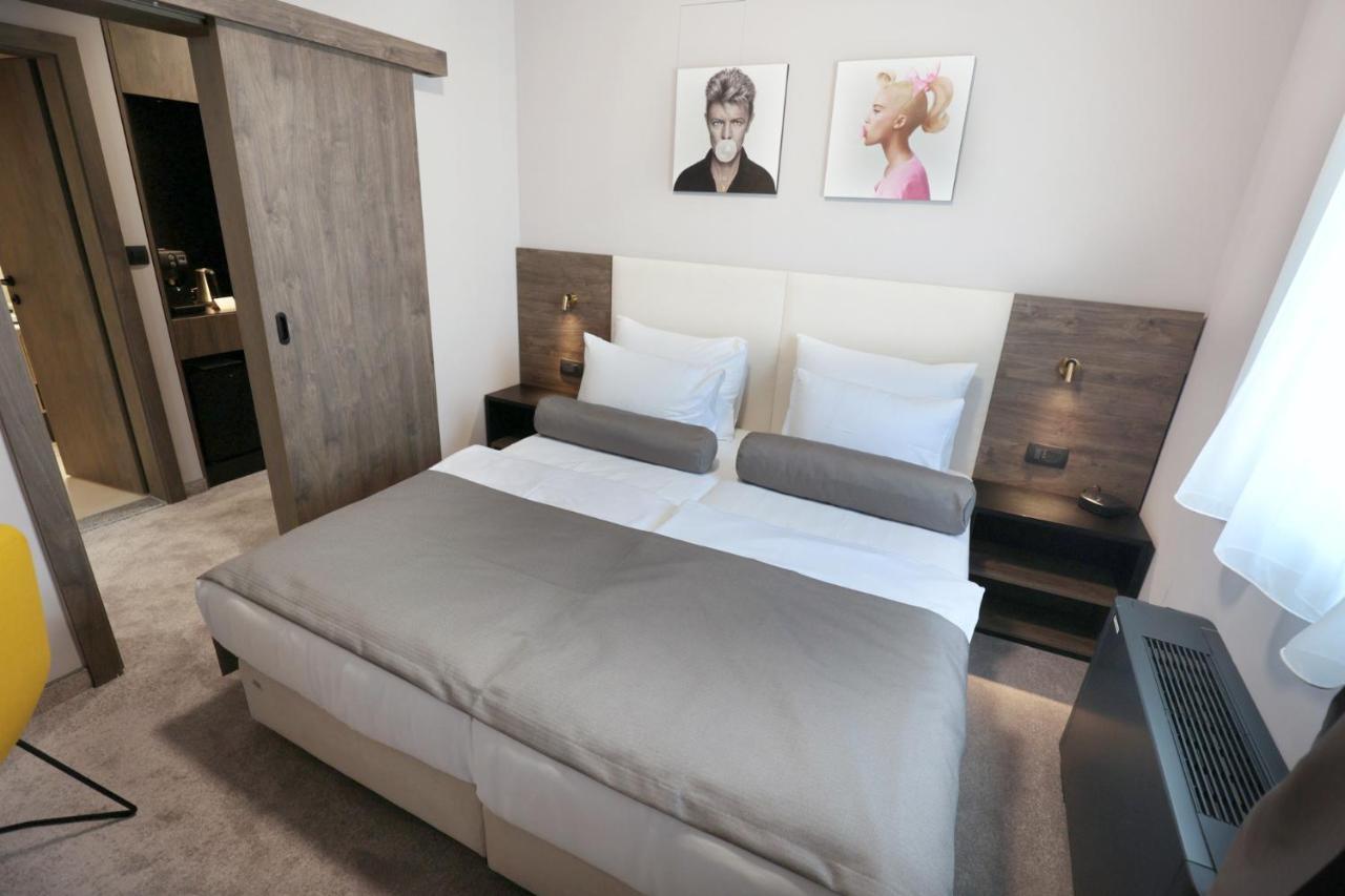מאקרסקה Hotel Milenij מראה חיצוני תמונה