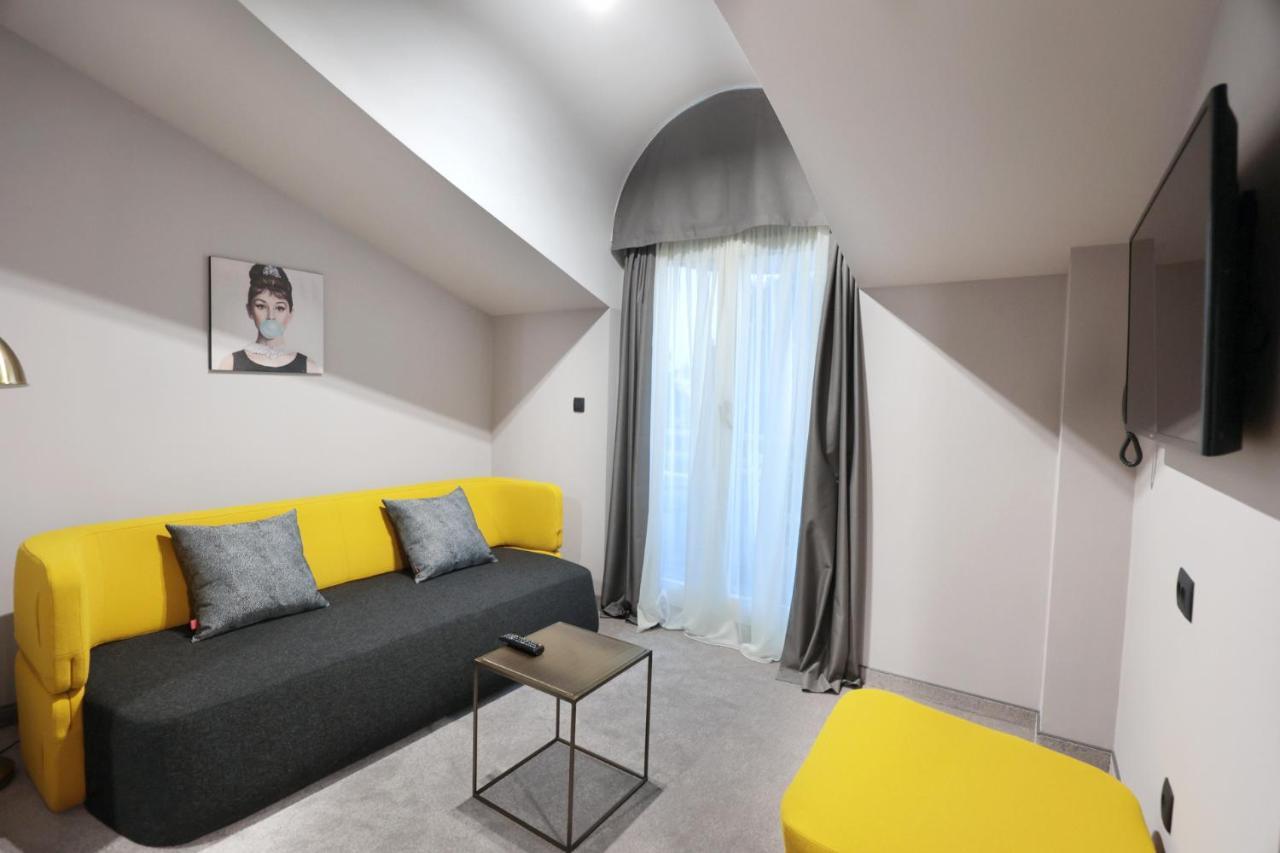 מאקרסקה Hotel Milenij מראה חיצוני תמונה