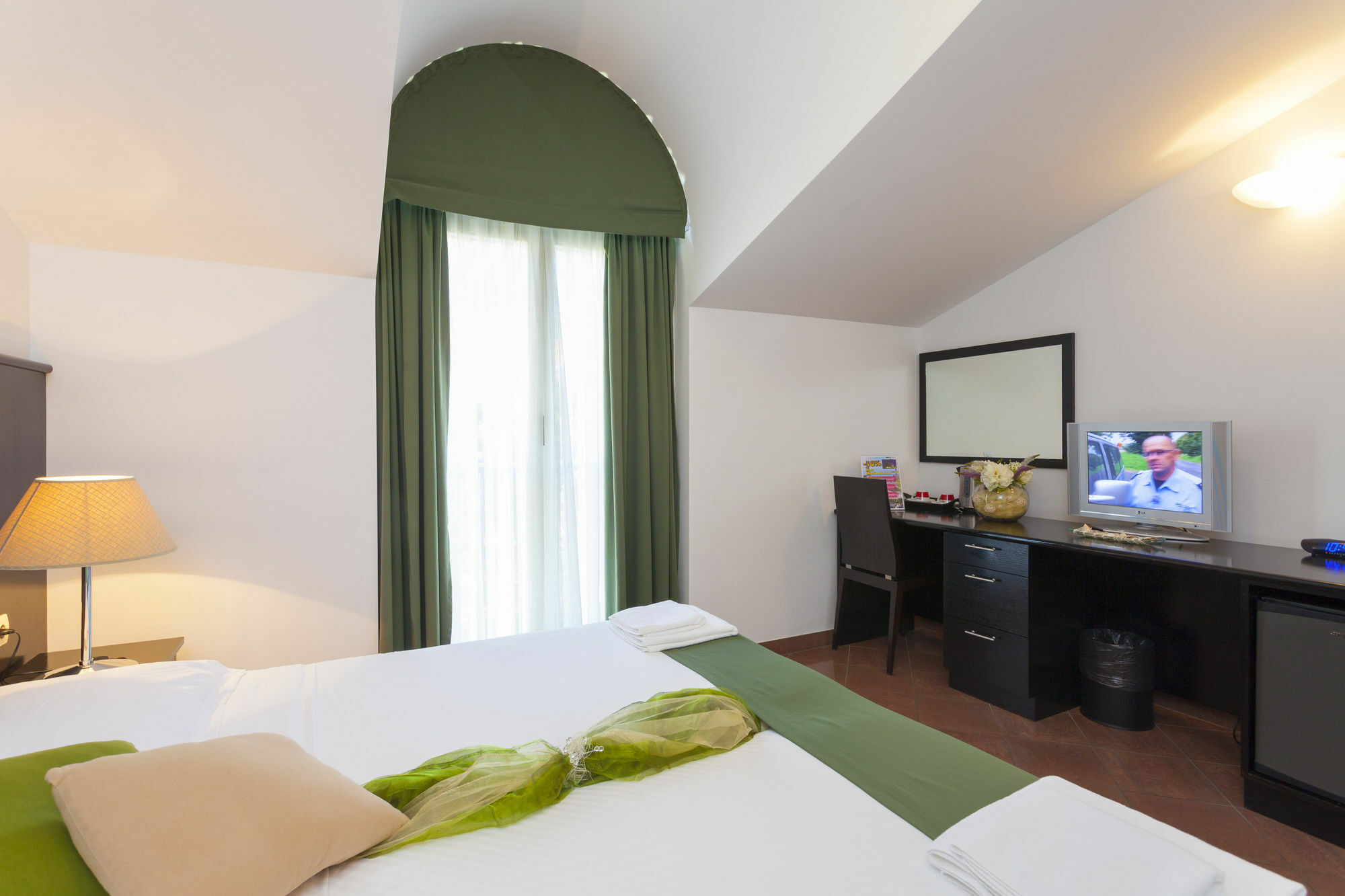 מאקרסקה Hotel Milenij מראה חיצוני תמונה