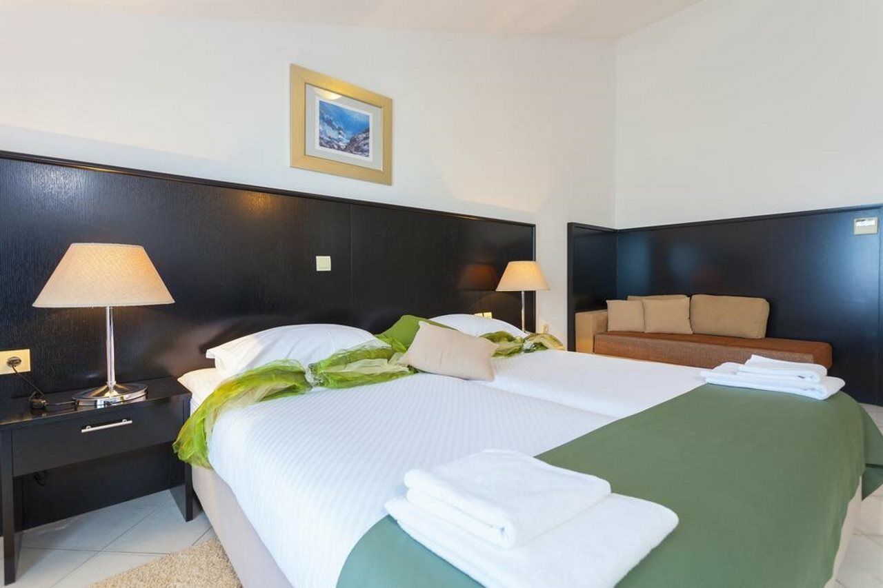 מאקרסקה Hotel Milenij מראה חיצוני תמונה